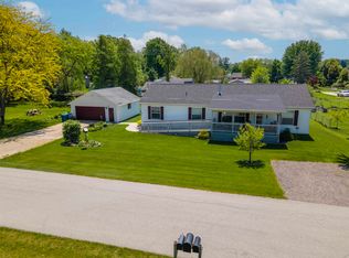 531 W Myrtle St, Sanford, MI 48657