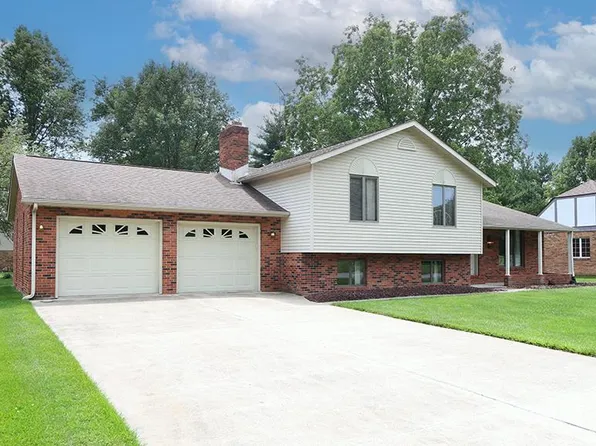 220 N 13th St, Breese, IL 62230
