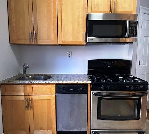 5th image of 173 W 81st St APT 4D