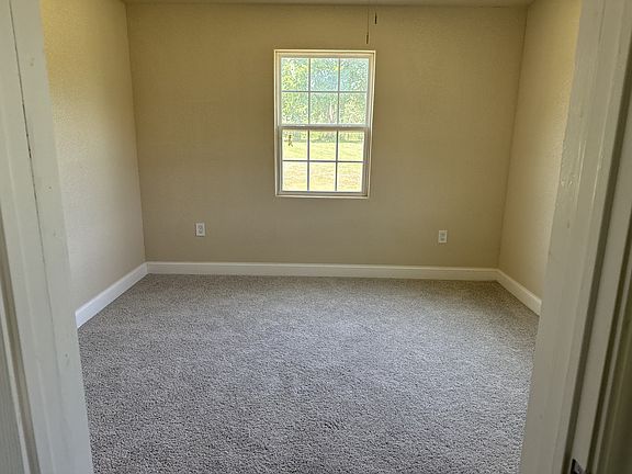 4th image of 212 Donna St