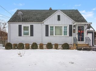 424 Circular Ave, Hamden, CT 06514