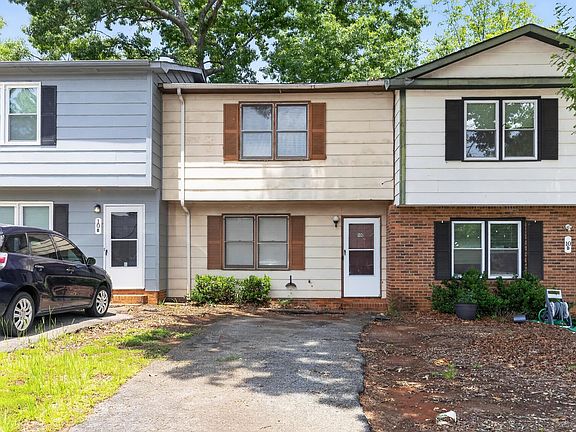 5th image of 10 Melissa Ct Unit 3