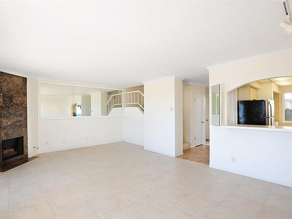 4th image of 20 Barranca Ave APT 6