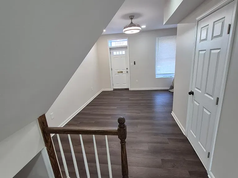 2015 E Fairmount Ave — Photo 26
