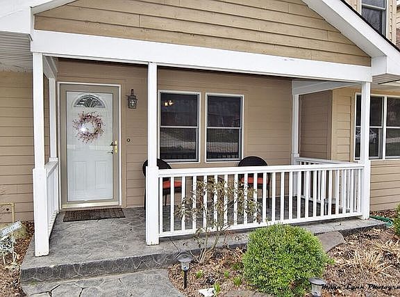 2nd image of 6N298 Essex Ave