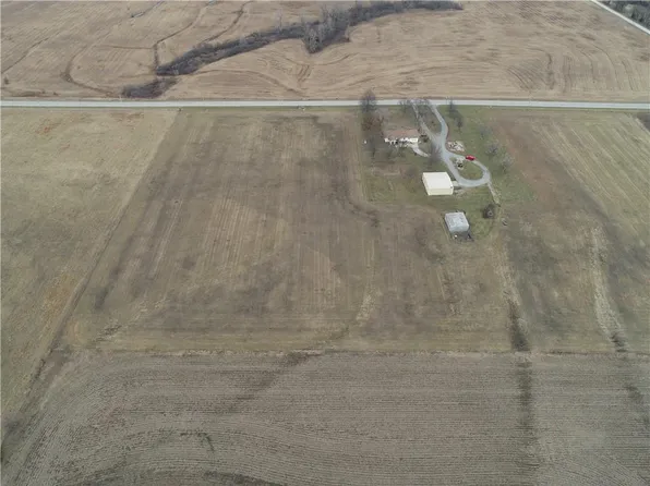 1 W 287th St, Paola, KS 66071