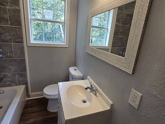 3711 Holt 8_10042024