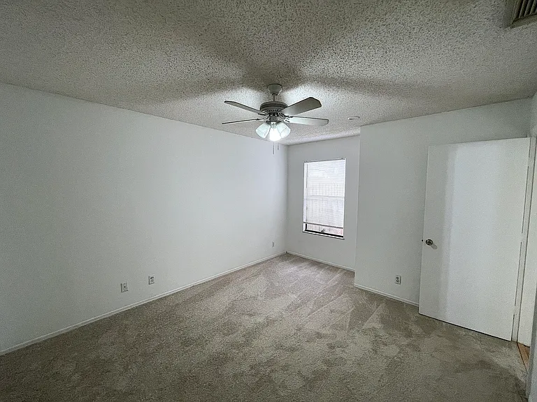 2819 Stoneway Ln #C — Photo 14
