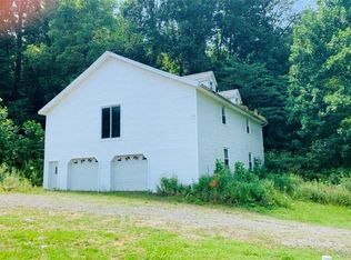8126 Sharon Mercer Rd, Mercer, PA 16137
