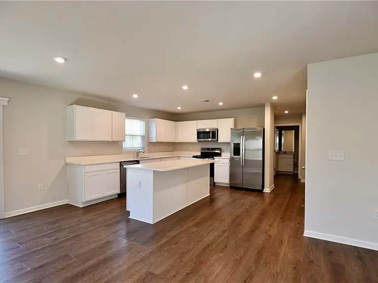 8421 Limerick Ln — Photo 10