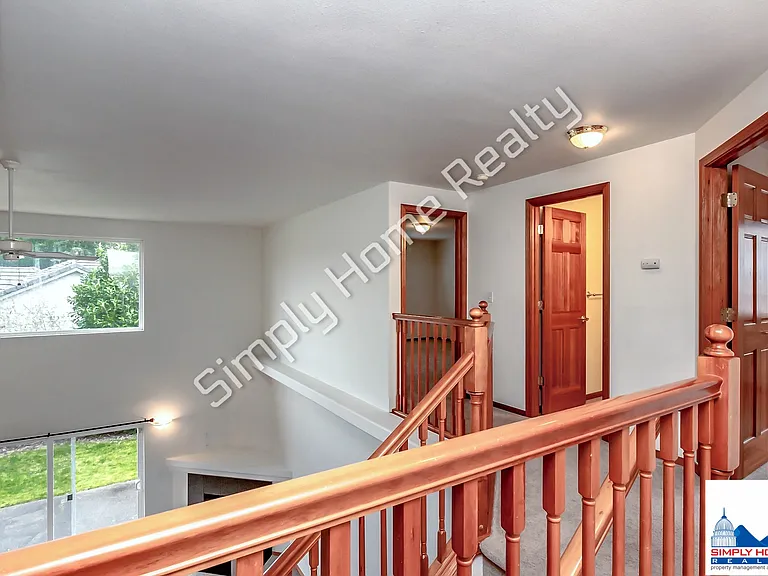 4100 Campus Green Dr NE — Photo 19