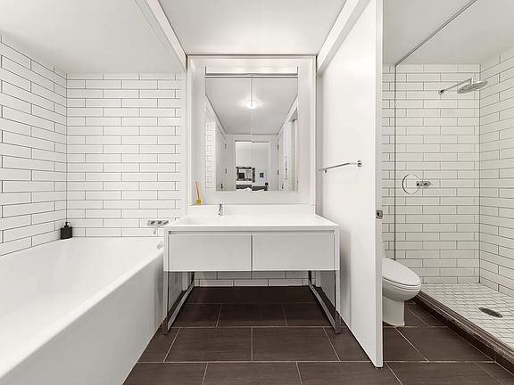 4th image of 15 William St #18AB