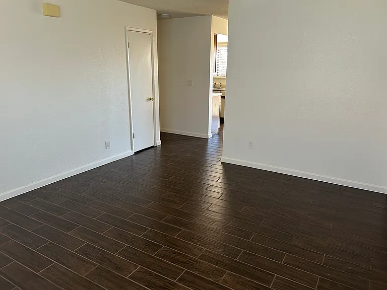 720 N Florence St #B — Photo 9