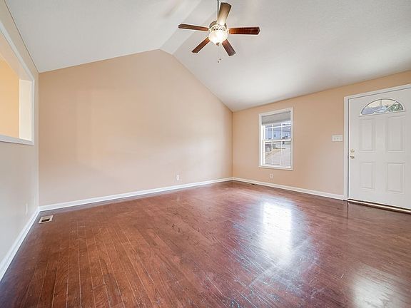 4th image of 959 Russet Dr