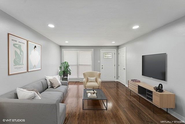 9401 S Sangamon St, Chicago, IL 60620 | Zillow