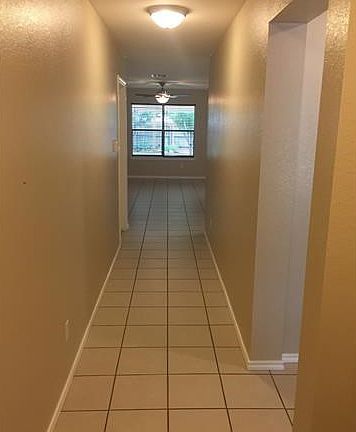 4th image of 308 Meadow Park Dr