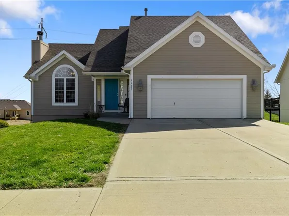 1133 Willow Ln, Liberty, MO 64068