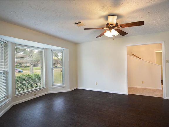 3rd image of 15401 Mauna Loa Ln