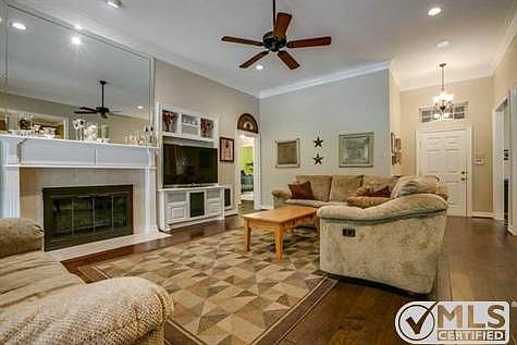 4th image of 6617 Hillside Dr