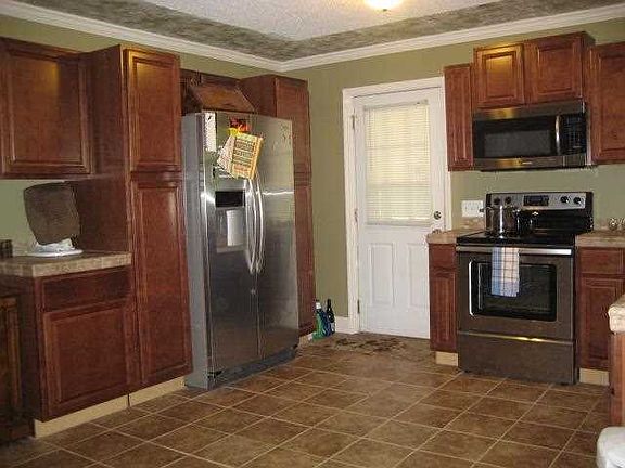 5th image of 1800 Longwood Dr