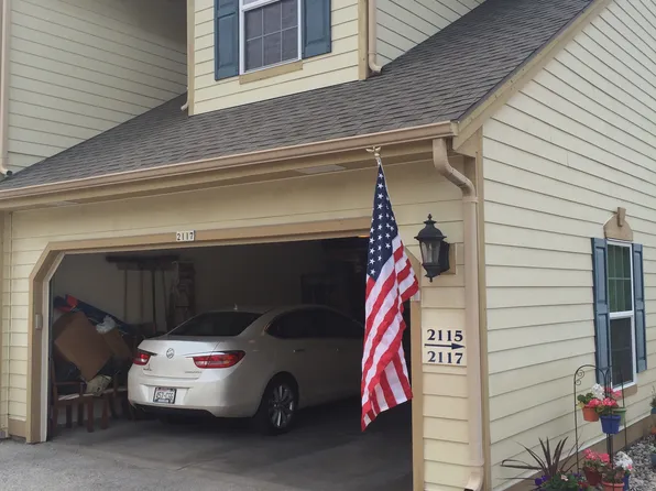 2117 W Vista Bella Dr #202, Oak Creek, WI 53154