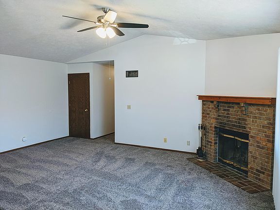 2nd image of 3007 Sequoia Dr