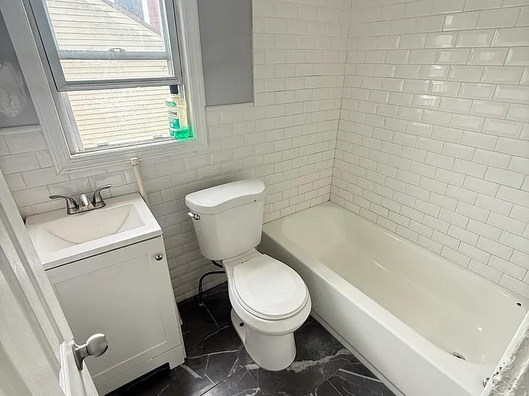 18 Ward St #3 — Photo 4