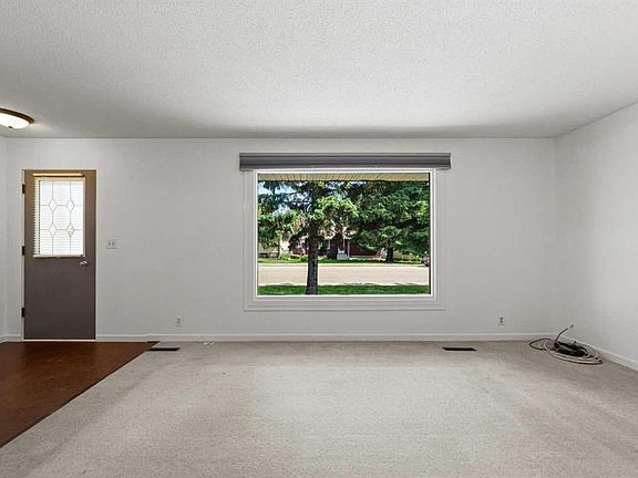 4th image of 4814 N 49th Ave