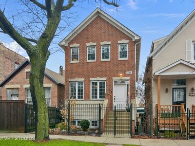 2318 W Montana St, Chicago, IL, 60647
