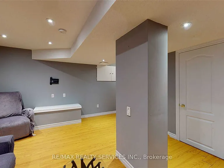 44 Elmstead Ct — Photo 12