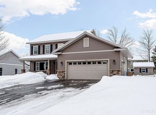 713 Horizons Dr, Marquette, MI 49855