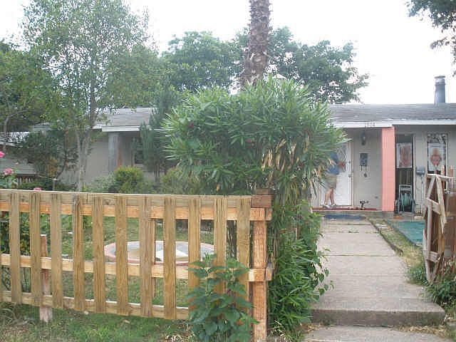 1st image of 2904 Satsuma Dr