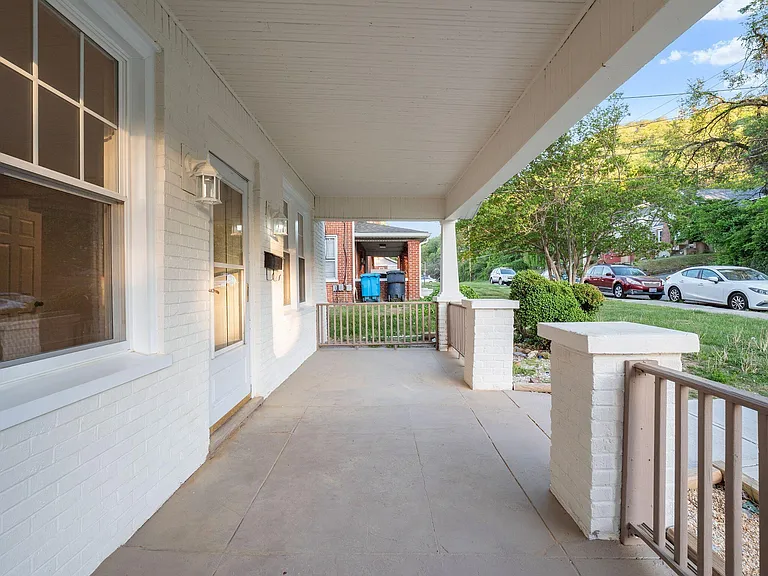 520 Riverland Rd SE — Photo 3