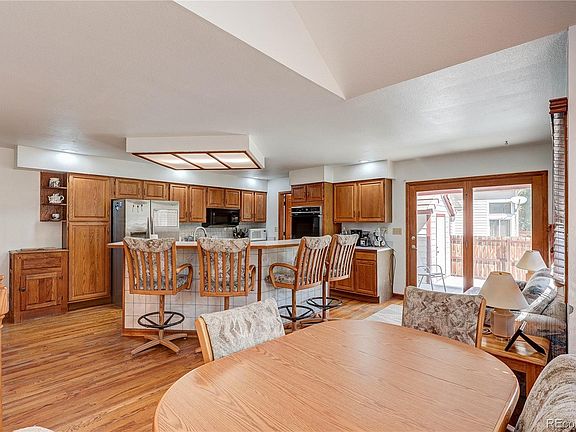 3rd image of 11618 W 74th Place