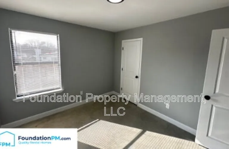 555 Monteagle Dr — Photo 9