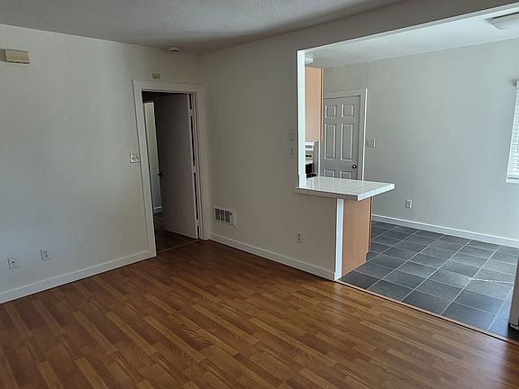 4th image of 4784 Muir Ave