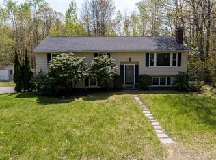 4 Cushing Briggs Rd, Freeport, ME 04032