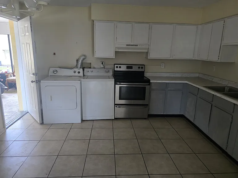 2440 S Palmetto Ave #D — Photo 16