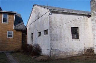 3rd image of 744 E Main St