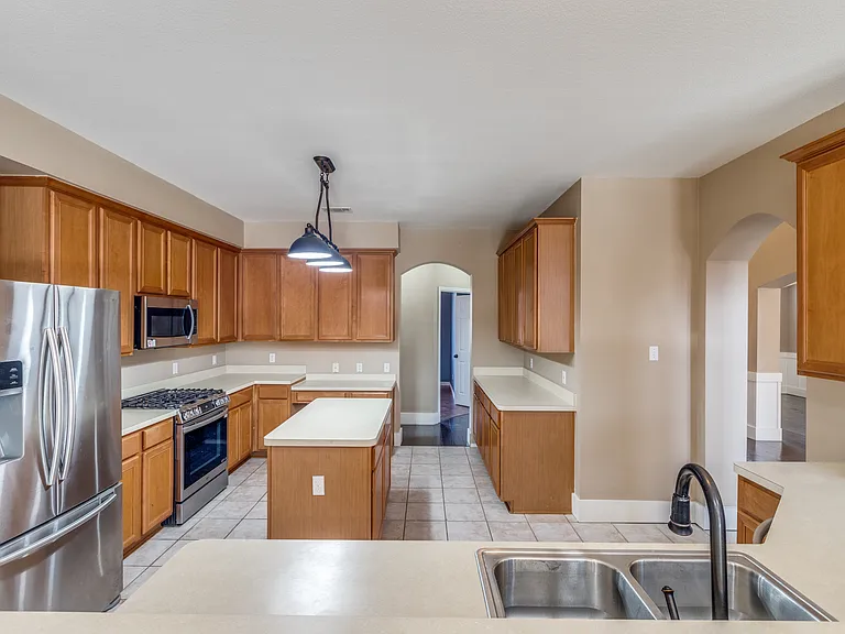 5857 Chatham Ln — Photo 8