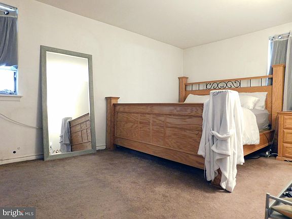 5th image of 10804 Gifford St