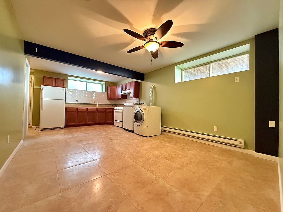 1st image of 391 Ashland Ave #1