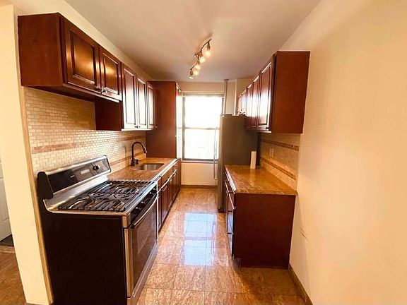 3rd image of 24-60 28th St #2A