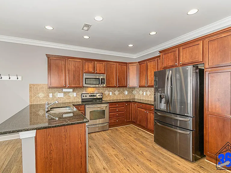 1048 Gold Rock Ln — Photo 10