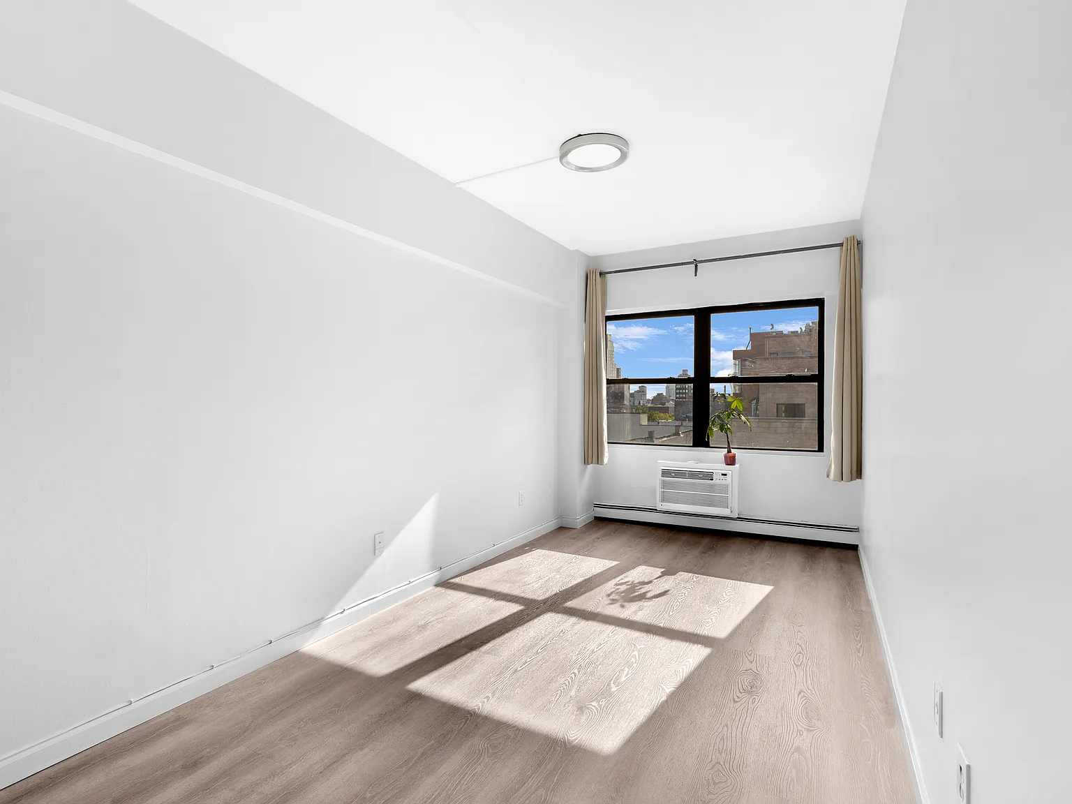 200 Bowery — Photo 4
