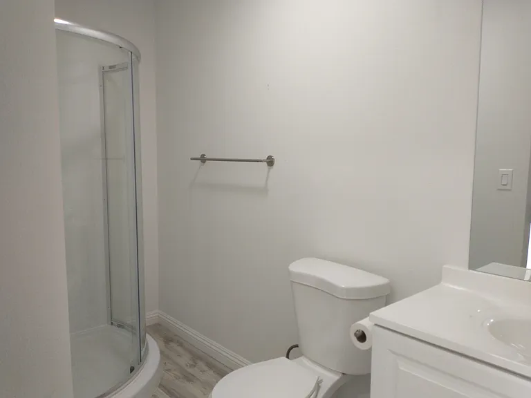13701 Boston Ct — Photo 8