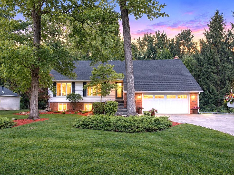 1st image of 4788 Woodland Rd