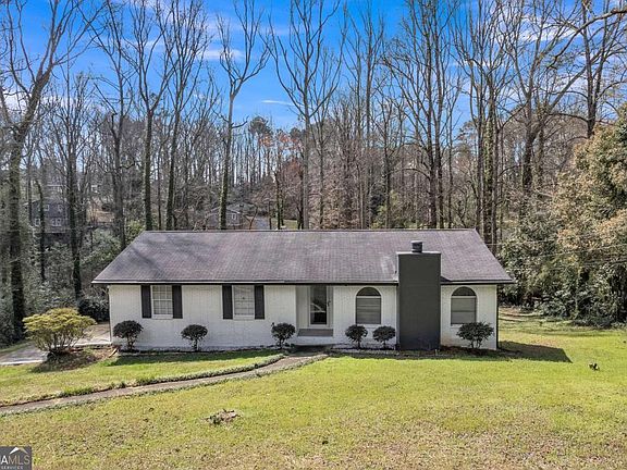 2nd image of 611 Navarre Dr
