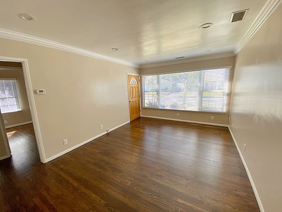 2nd image of 5608 Hayter Ave