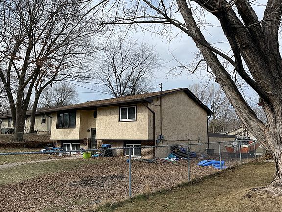 2nd image of 757 Parkway Dr